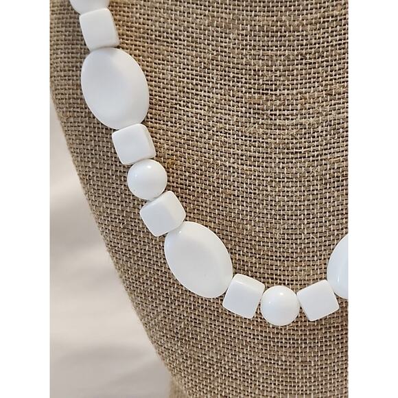 Retro Geometric Square Round White Plastic Beaded Necklace 19" Vintage Inspired - Picture 3 of 7